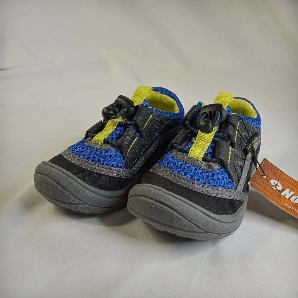 Northside water sneakers kid's size 5 NWT